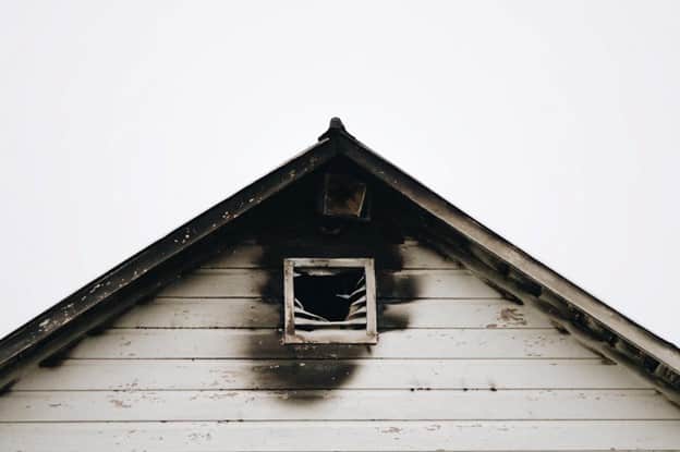 Read more about the article Here’s What You Should Do After a Fire Destroys Your Roof
